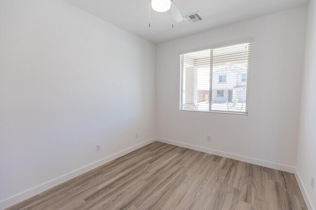 Building Photo - 16976 W Diana Ave