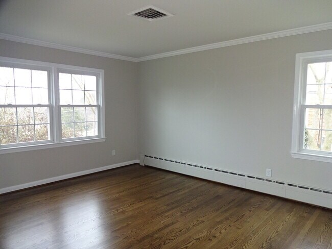 Building Photo - Wonderful Home in Prime Location!