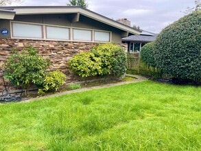 Building Photo - Charming lower level of home