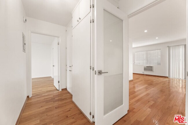 Building Photo - 1608 S Bentley Ave