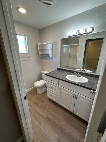 Primary Bath - 2513 N 28th St