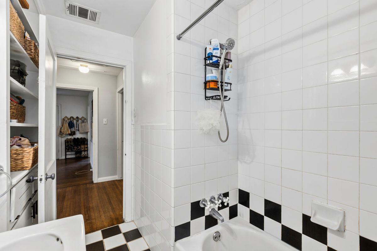 Building Photo - 1311 Madison Ave