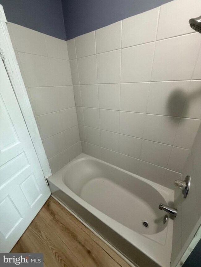 Building Photo - Newly Renovated 3 Bed, 1 bath for rent