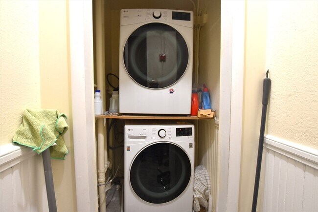 Building Photo - 59 Sacramento St