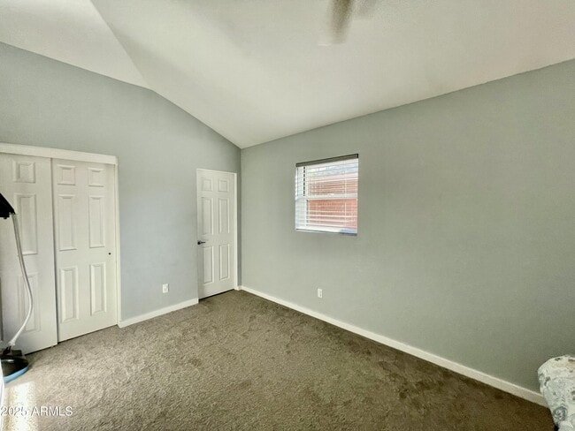 Building Photo - 1520 W Berridge Ln