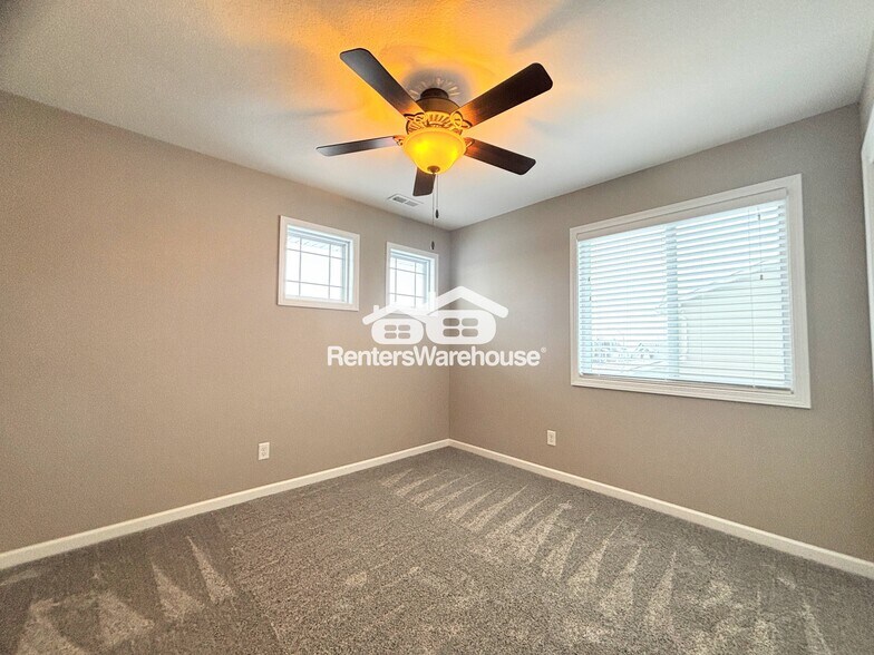 Building Photo - 20 NE Badger Ln