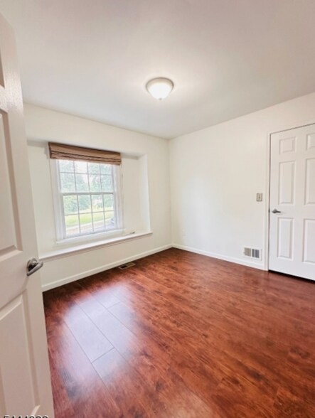 Building Photo - 222 Long Meadow Rd