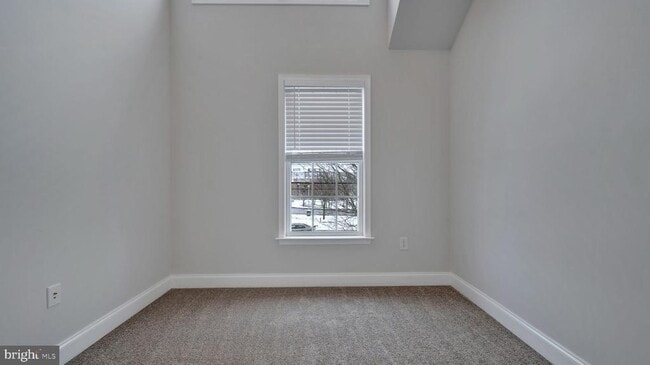 Building Photo - 1833 Drew St