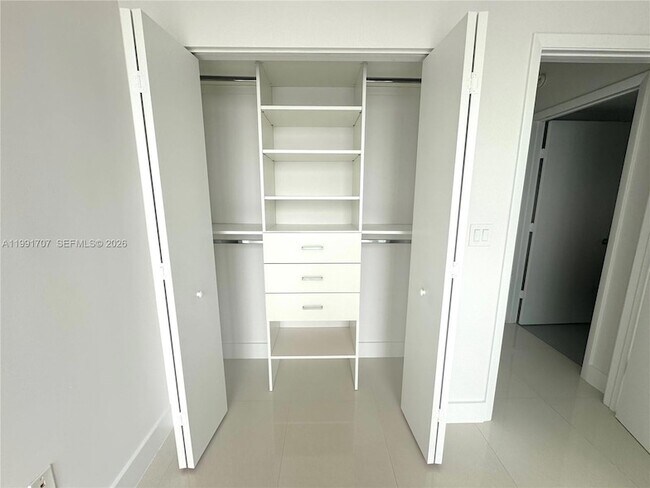 Building Photo - 92 SW 3rd St