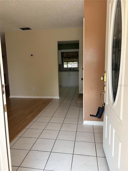 Building Photo - 1008 Lady Guinevere Dr