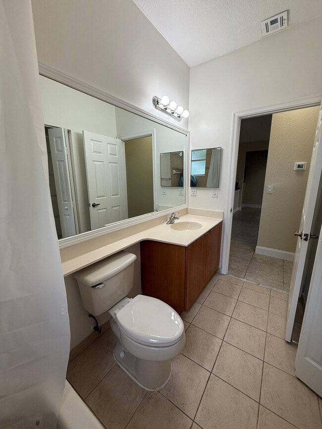 Building Photo - 3569 Forest Hill Blvd