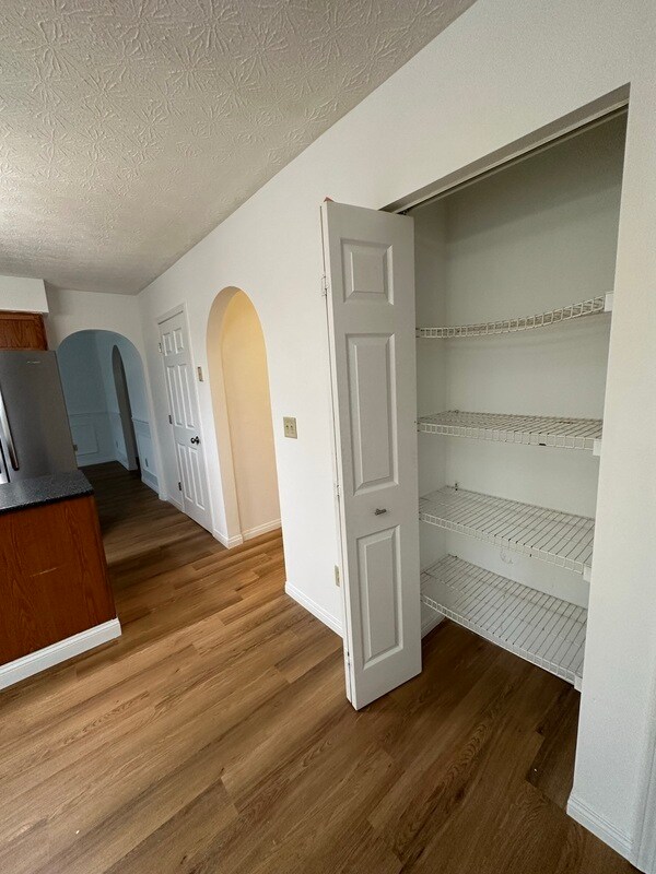 Building Photo - 1767 Damos Way