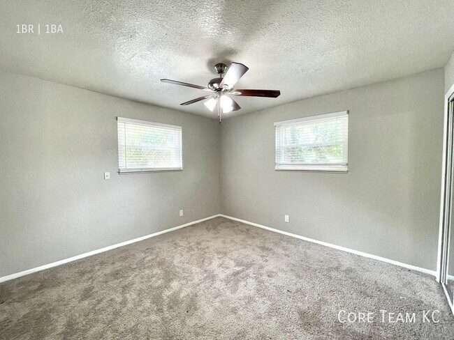 Building Photo - 3633 Walnut St