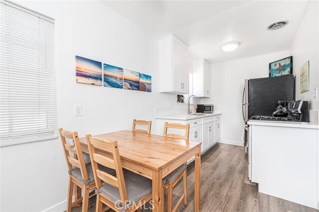 Building Photo - 210 36th St