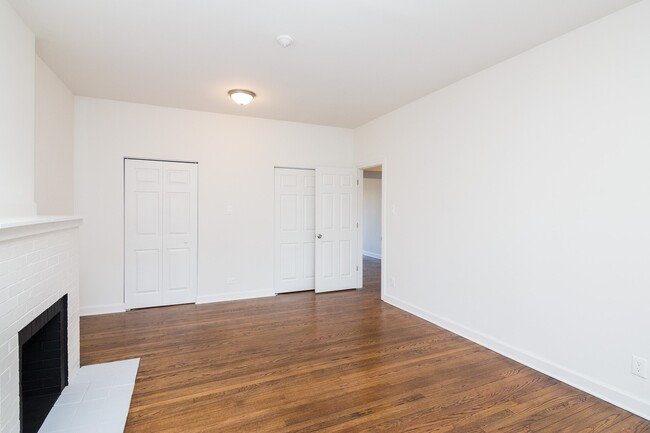 Building Photo - 6573 N Lakewood Ave