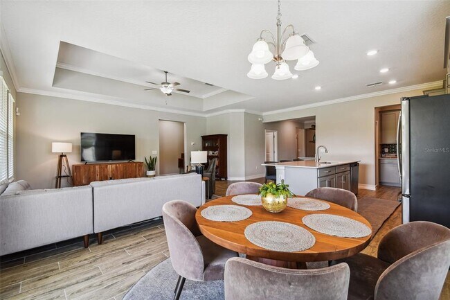 Building Photo - 9571 Little Bluestem Dr