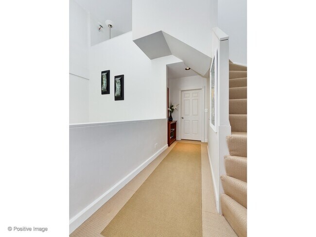 Building Photo - Rarely available single family home for rent in the Southport Corridor!