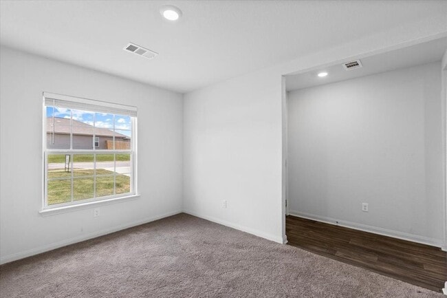 Building Photo - 625 Riverdale Dr
