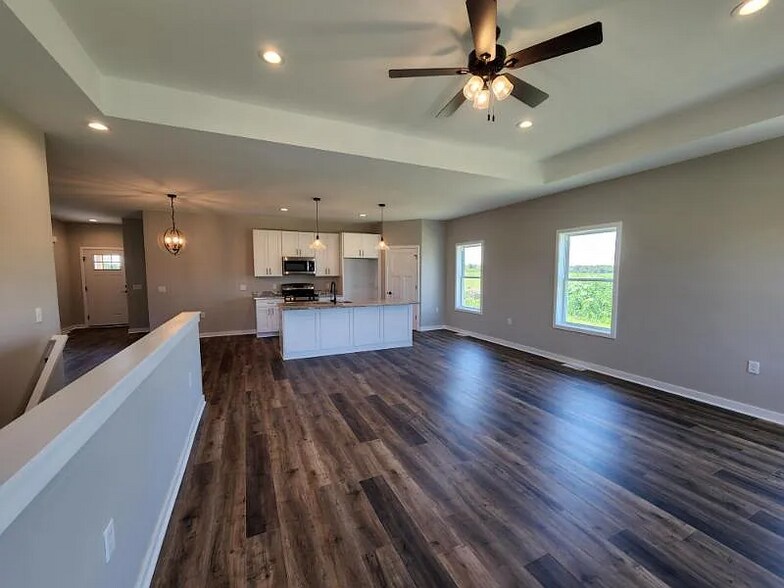 Building Photo - 946 Kings Dr