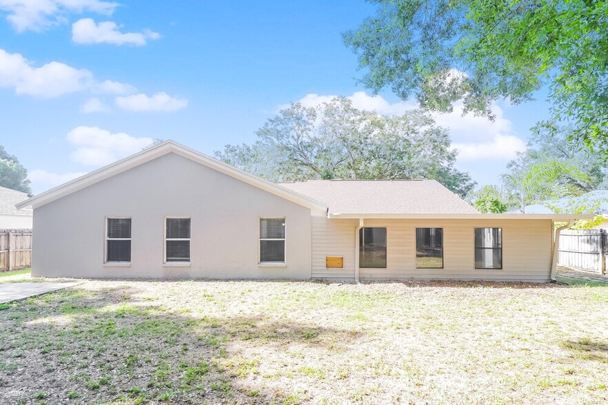 Building Photo - 10324 Ashley Oaks Dr