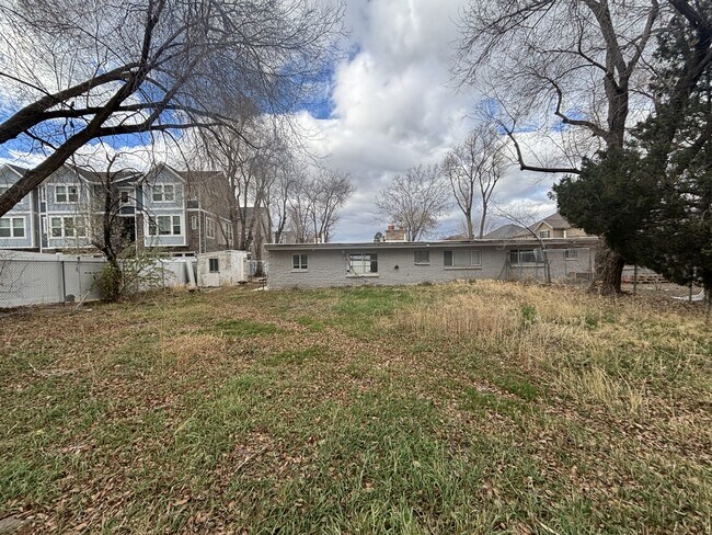 Building Photo - 13413 Minuteman Dr