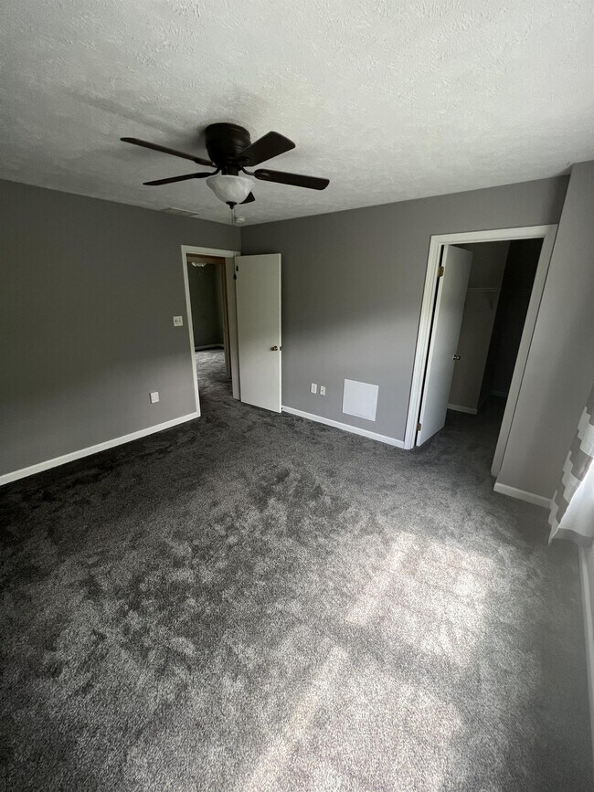 Building Photo - 838 Canyon Rd