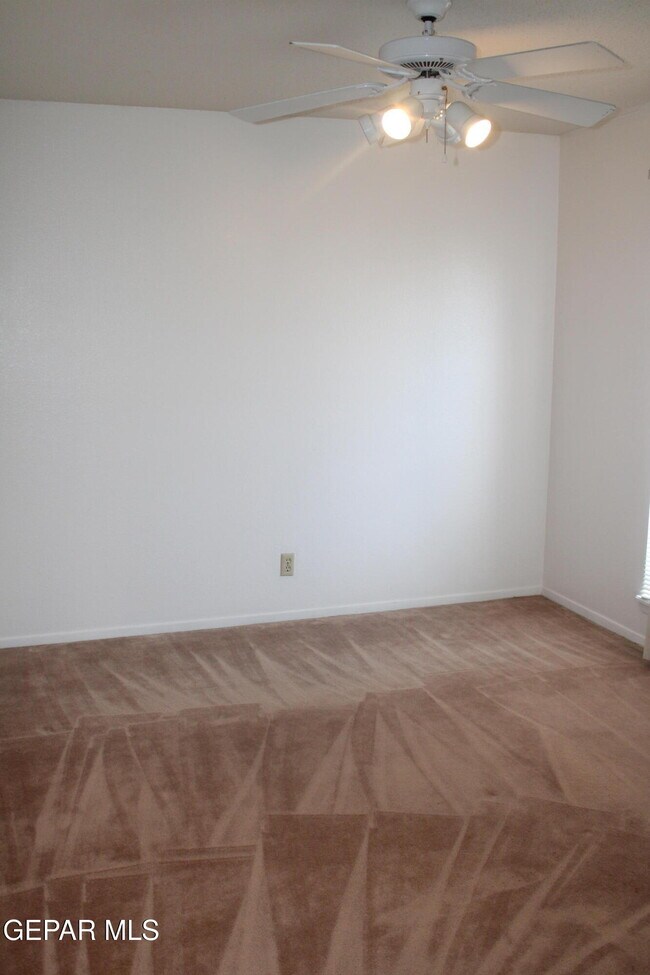 Building Photo - 3000 Parknorth Dr