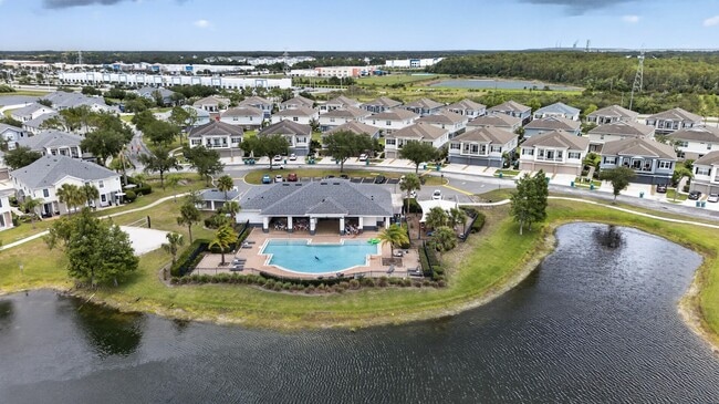 Building Photo - 6414 S Goldenrod Rd