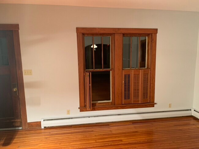 Living room - 159 Hamlin Ave