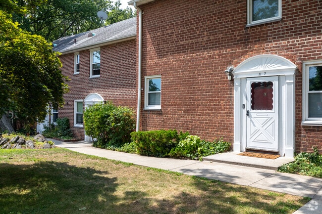 Building Photo - Dogwood Close Townhomes