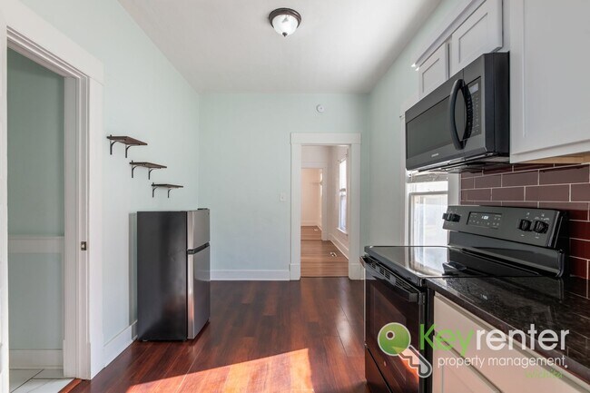 Building Photo - N Jefferson Duplex