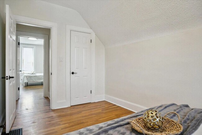 Building Photo - 3BD, 2BA House for Lease in Highlands Square