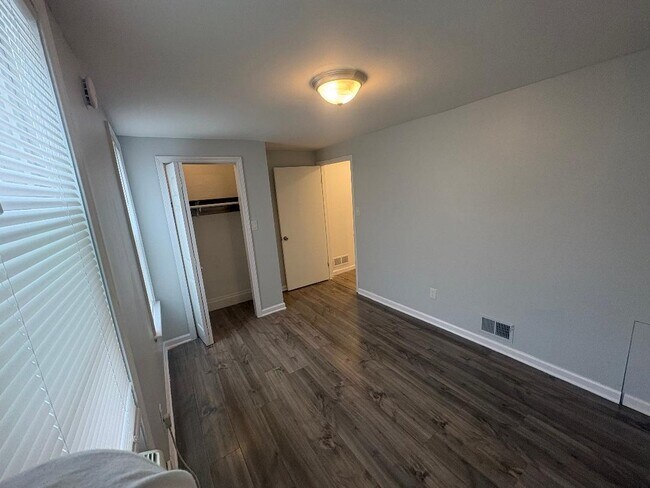 Building Photo - 429 Monongahela Ave