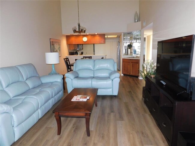 Building Photo - 250 Woodlake Wynde