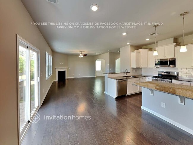 Building Photo - 16711 Cozy Cove Rd