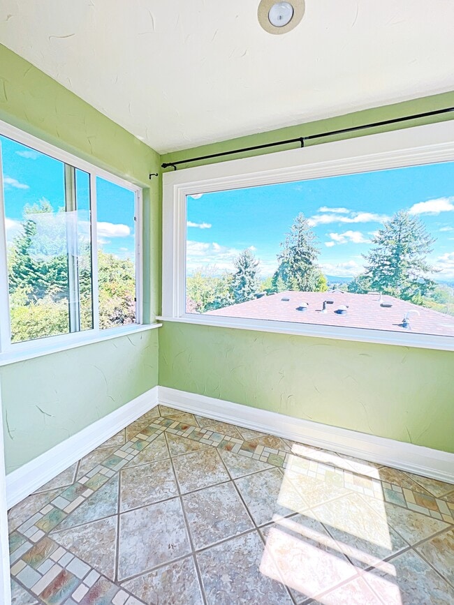 Building Photo - 7315 SE Taylor St