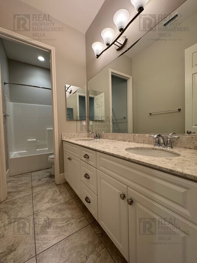 Building Photo - Beautiful Winchester Home with Open Floor Plan, Office & Solar