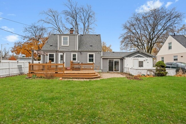 Building Photo - 5352 W 90th St