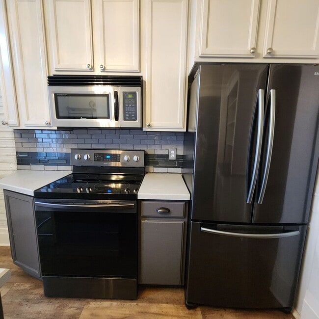 Building Photo - 720-722 W Granite