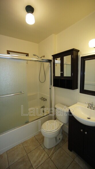 Building Photo - 3717 S Cherokee St