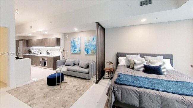 Building Photo - 851 NE 1st Ave