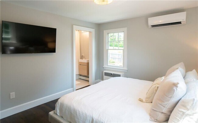 Building Photo - 118 Ruggles Ave