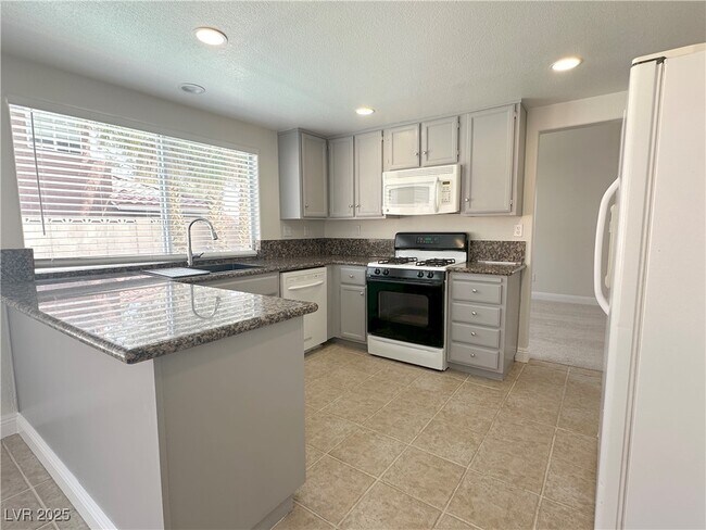Building Photo - 7604 Cruz B
