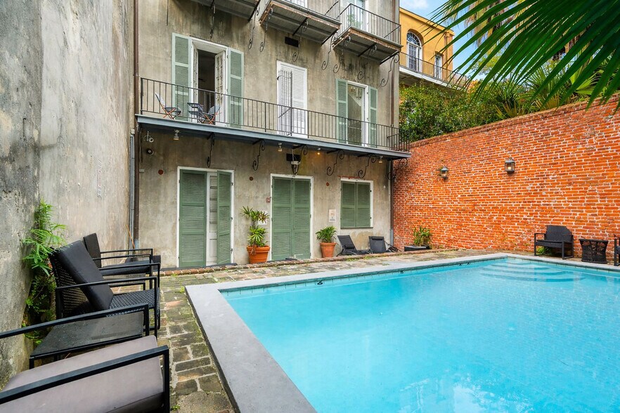 Building Photo - 508 Chartres St