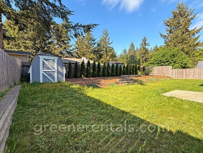 Building Photo - 3BD/1.5BA in Desired West Olympia Location