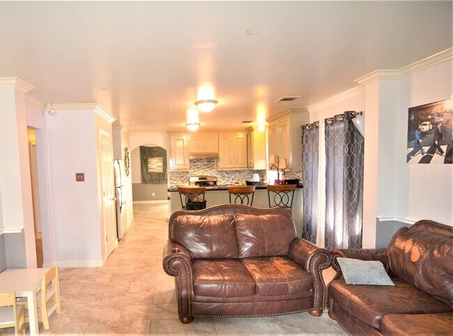 Building Photo - 7423 River Pines Dr