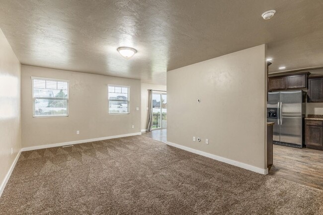 Building Photo - Comfort Meets Convenience in This Herriman...