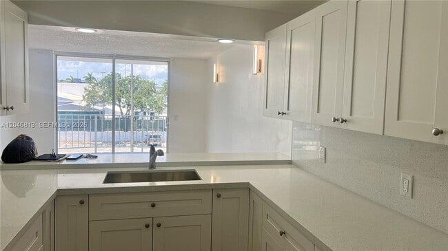 Building Photo - 488 NW 165th St