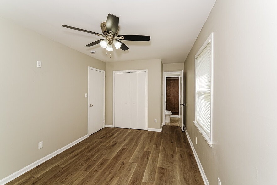 Building Photo - 629 16th Terrace Cir NW