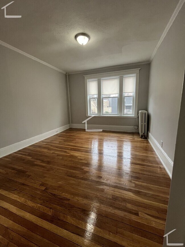 Building Photo - Renovated 1 bed 1 bath in Allston!
